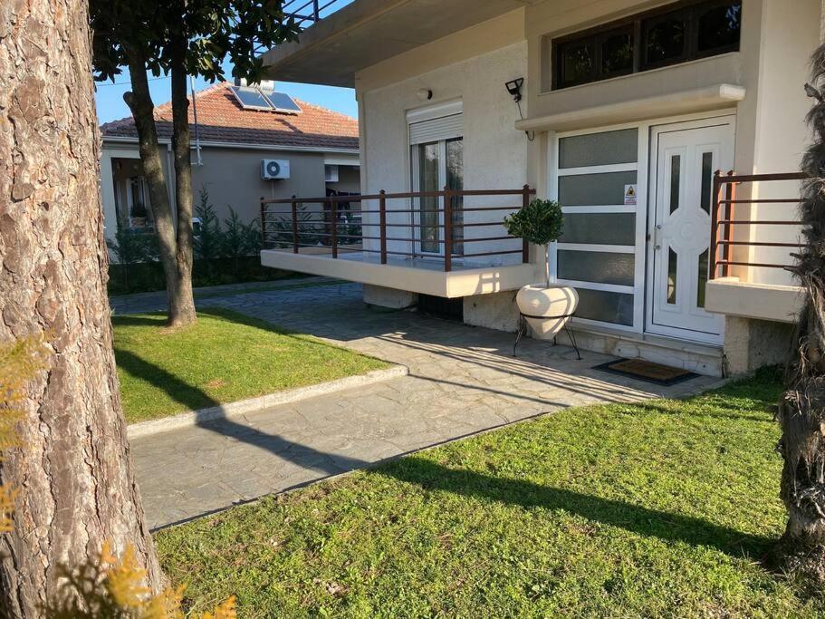 Family'S Home Trikala Esterno foto